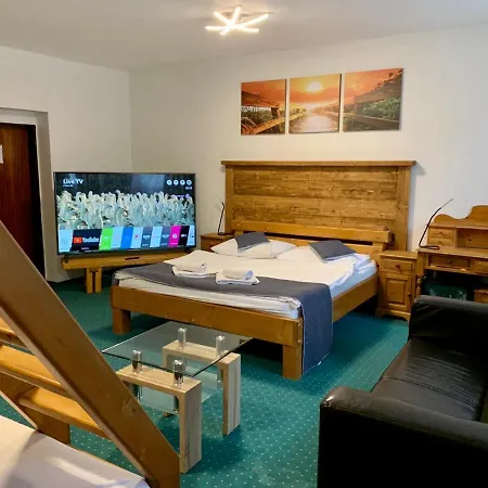 Otel Lesana 3*