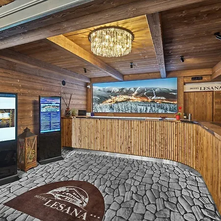 Lesana Otel Špindlerŭv Mlýn
